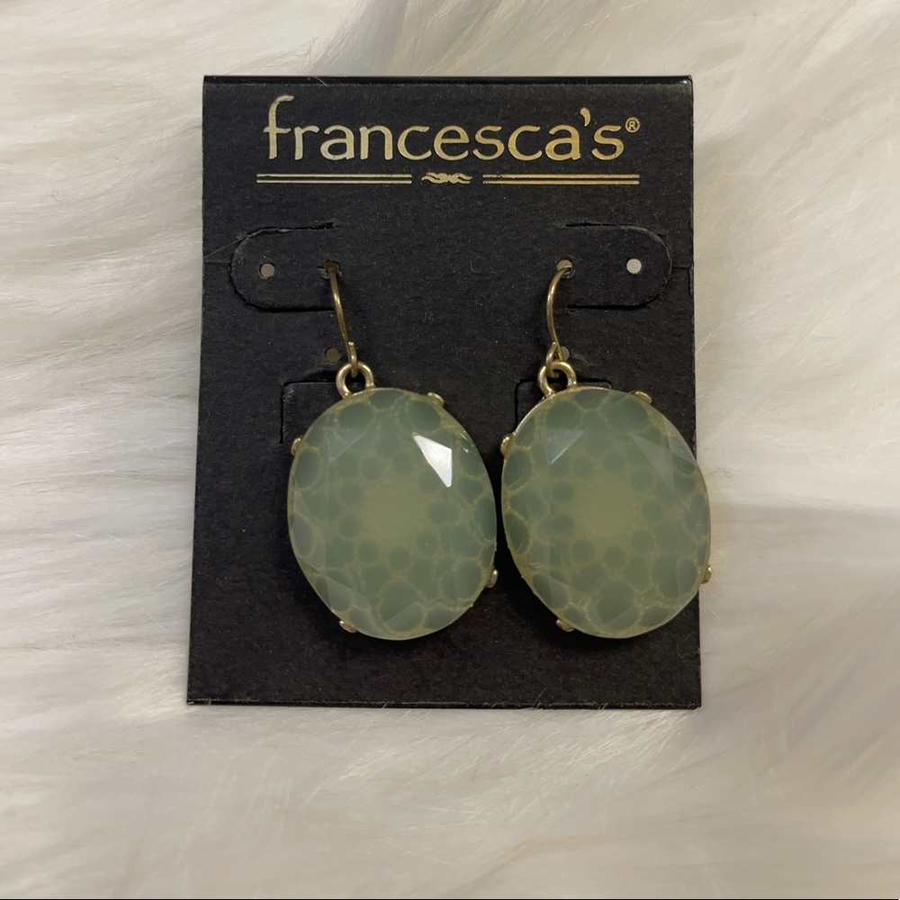 Francesca’s Mint Green & Gold-Tone Accent Earrings NWT⭐️